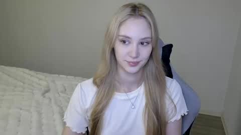 LaylaPretty001 online show from October 27, 4:52 am