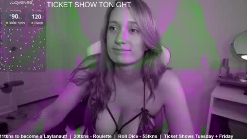 Layla Universe online show from January 7, 2:48 am