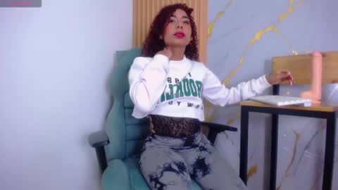 layra collins online show from October 15, 9:06 pm