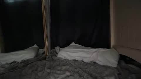 lazyladypug425146 online show from December 20, 5:06 pm