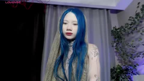 Snapshot of le_chan chatting on January 31, 4:48 pm felixe online show from January 31, 4:48 pm