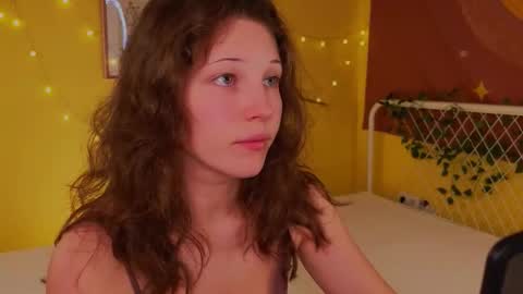 Snapshot of lea_belle_ chatting on September 30, 5:07 pm Lea online show from September 30, 5:07 pm
