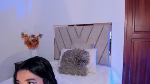 Snapshot of leahcaarter chatting on January 24, 6:46 pm Leah Carter online show from January 24, 6:46 pm