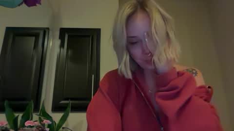leanneluxecouple online show from May 11, 10:17 am