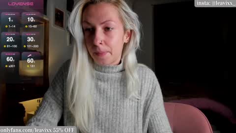 Snapshot of leavixx chatting on December 22, 5:53 pm LeaVixx online show from December 22, 5:53 pm