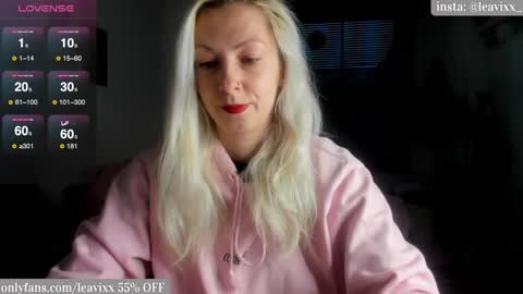 Snapshot of leavixx chatting on January 1, 3:35 pm LeaVixx online show from January 1, 3:35 pm