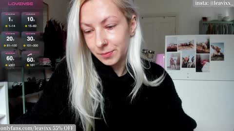 Snapshot of leavixx chatting on December 18, 10:08 am LeaVixx online show from December 18, 10:08 am