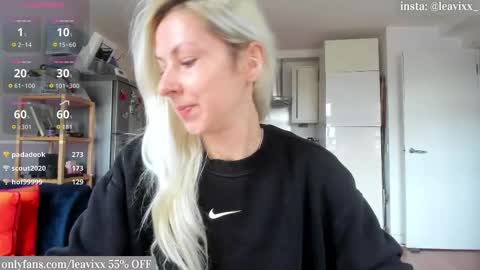 Snapshot of leavixx chatting on October 29, 10:08 am LeaVixx online show from October 29, 10:08 am