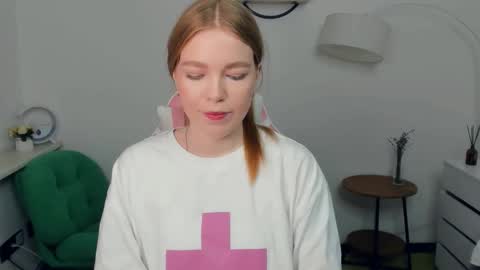 Lilly online show from December 5, 8:43 pm