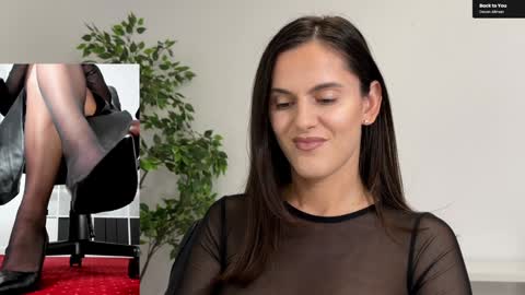 Elle  online show from October 28, 11:38 am