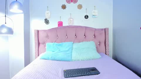 LEIGH ANGELS online show from March 4, 8:38 pm