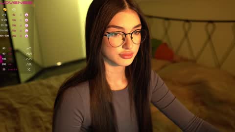 Leila online show from December 20, 4:46 pm