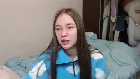 Snapshot of leila_bambi chatting on February 13, 4:28 pm leila_bambi online show from February 13, 4:28 pm
