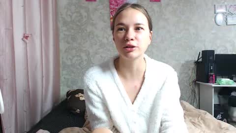 Snapshot of leila_bambi chatting on October 17, 9:23 am leila_bambi online show from October 17, 9:23 am