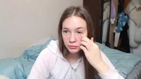 Snapshot of leila_bambi chatting on February 12, 4:33 pm leila_bambi online show from February 12, 4:33 pm