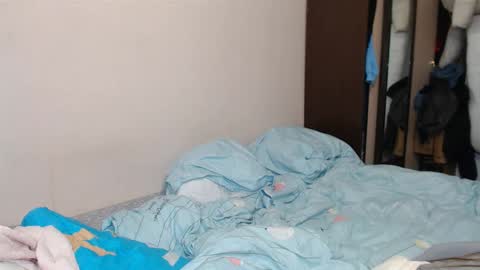 Snapshot of leila_bambi chatting on February 17, 5:04 am leila_bambi online show from February 17, 5:04 am