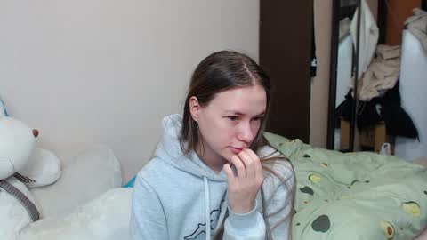 Snapshot of leila_bambi chatting on January 24, 7:39 pm leila_bambi online show from January 24, 7:39 pm