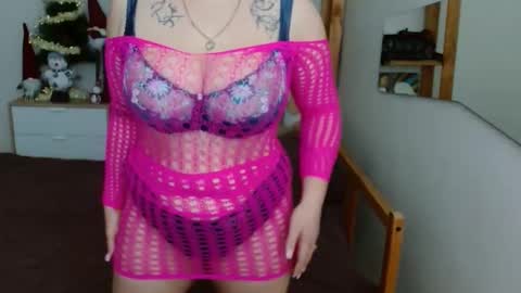 Snapshot of leila_beayte_ chatting on February 17, 9:24 am Leila online show from February 17, 9:24 am