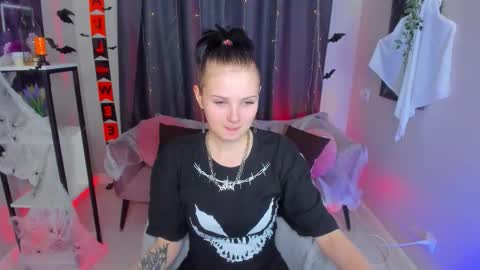 Leila online show from October 24, 11:50 am