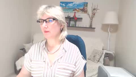 Leila Kinky online show from March 7, 6:02 am