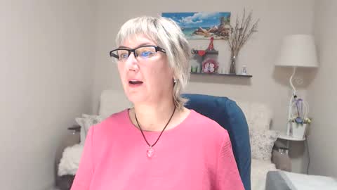 Leila Kinky online show from October 11, 5:45 am