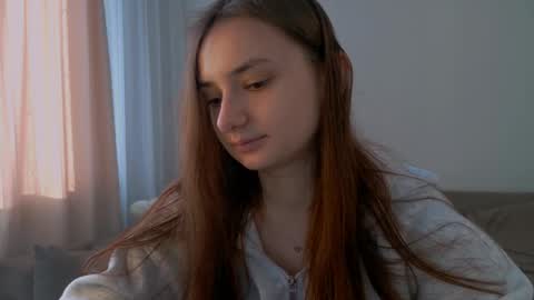 Lelia online show from May 6, 3:32 am