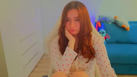 Snapshot of lelia_vibe chatting on October 1, 9:25 am Lelia online show from October 1, 9:25 am