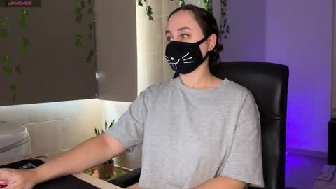 Snapshot of lemi_peachy chatting on October 15, 9:34 am Lemi online show from October 15, 9:34 am