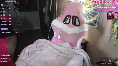 Snapshot of lemonadetarts chatting on February 20, 8:39 am Junie 3 online show from February 20, 8:39 am