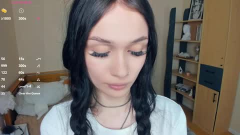 Alice online show from April 12, 8:11 pm