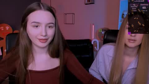 leslie_bird online show from December 18, 11:59 am