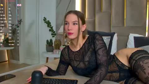 Leslie online show from February 22, 5:34 am