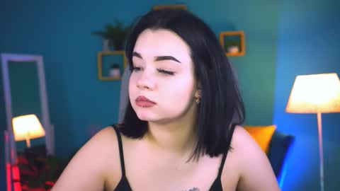 LeslieRowe online show from October 7, 4:55 pm