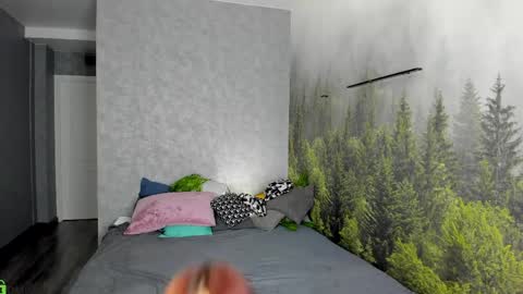 Lessi online show from May 8, 1:42 am