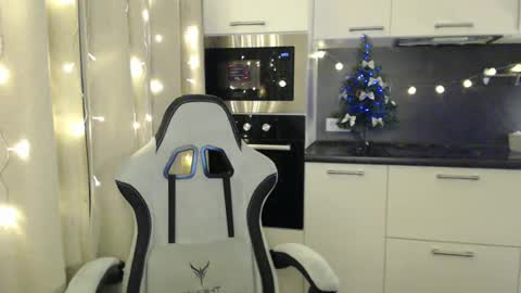 Alison online show from December 30, 1:15 am