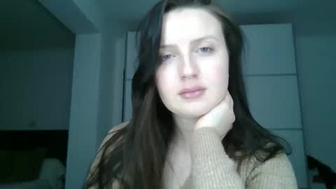 Melly online show from February 16, 7:03 pm