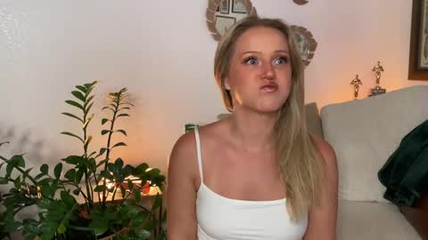 Lexi online show from May 17, 3:27 am