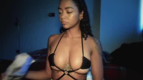 LEXY - Independent account online show from April 25, 1:41 pm