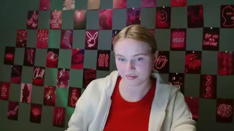Snapshot of leyla_le chatting on September 27, 10:00 am Leyla online show from September 27, 10:00 am