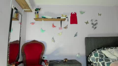 Snapshot of leynamadrigal chatting on September 22, 2:04 pm Leyna online show from September 22, 2:04 pm