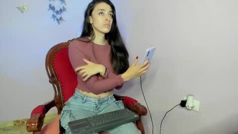 Snapshot of leynamadrigal chatting on March 7, 10:43 pm Leyna online show from March 7, 10:43 pm