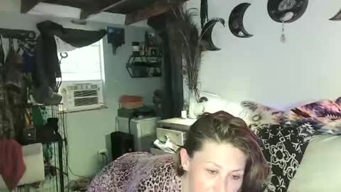 Olive Pena online show from September 16, 10:40 pm