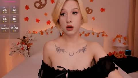 Snapshot of lezy_liza chatting on September 18, 3:38 am Lisa online show from September 18, 3:38 am