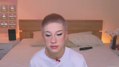 Snapshot of lezy_liza chatting on October 9, 5:00 am Lisa online show from October 9, 5:00 am