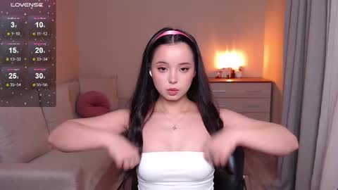 L I A online show from October 26, 4:35 pm