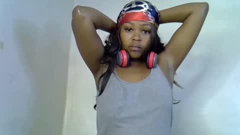 lia online show from October 22, 11:04 am