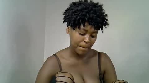 lia online show from September 11, 9:04 pm