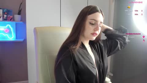 Snapshot of lia_lil chatting on October 14, 2:08 pm Lia online show from October 14, 2:08 pm