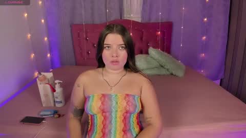 Snapshot of lia_little18 chatting on February 8, 3:19 am lia_little18 online show from February 8, 3:19 am