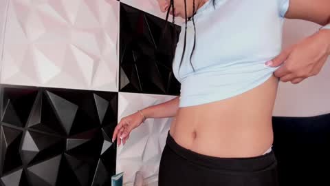 Snapshot of lia_sofiia chatting on December 28, 2:10 pm lia_sofiia online show from December 28, 2:10 pm